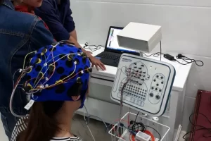 lắp máy điện não tại pk ở quãng ngãi