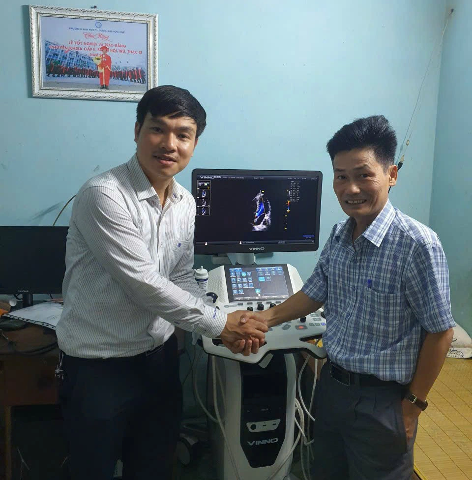 lắp đặt máy siêu âm vinno E35 cho bác sĩ Trần Văn Dũng (1)